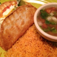 Foto diambil di El Chico Mexican Restaurant oleh Joni S. pada 5/6/2012