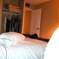Foto scattata a The Albert at Bay Suite Hotel da Marco R. il 7/30/2011
