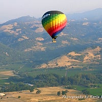 Photo taken at Calistoga Balloons by Jetset Extra on 7/24/2012