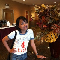 Photo taken at Chicago O&amp;#39;Hare Garden Hotel by Poey P. on 8/17/2011