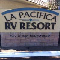 Foto diambil di La Pacifica RV Resort Park oleh Julie W. pada 8/28/2011