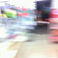 Photo taken at 7-Eleven by Sallymed Tassanaporn C. on 12/7/2011