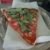 8/30/2011 tarihinde Stella S.ziyaretçi tarafından Hard Times Pizza'de çekilen fotoğraf