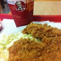Foto tomada en KFC  por Felix A. el 3/31/2012