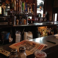 Foto diambil di General Poor&amp;#39;s Tavern oleh Jesse A. pada 10/26/2011