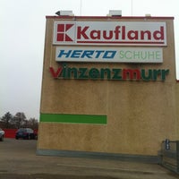 รูปภาพถ่ายที่ Kaufland โดย talexander เมื่อ 11/12/2011