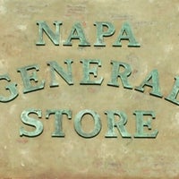 รูปภาพถ่ายที่ Napa General Store Restaurant โดย James B. เมื่อ 10/19/2011