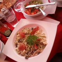 Foto tomada en Astoria City Cuisine  por Israel C. el 7/8/2012