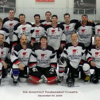 Foto tomada en Sherwood Ice Arena  por Michael F. el 1/16/2012