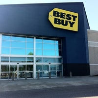 Photo taken at Best Buy by Mark H. on 4/17/2011