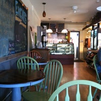 Foto tirada no(a) Good Karma Cafe por Dan em 6/21/2012
