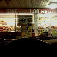 Photo taken at Turkey Hill Minit Markets by Juanita R. on 11/13/2011