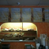 Foto tomada en Caboose Cafe &amp;amp; Bakery  por Nicole G. el 11/12/2011
