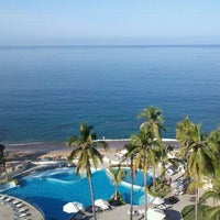 Das Foto wurde bei Sunset Plaza Beach Resort &amp;amp; Spa von Robin R. am 1/1/2012 aufgenommen