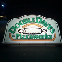 Das Foto wurde bei DoubleDave&amp;#39;s Pizzaworks von Robby W. am 10/30/2011 aufgenommen