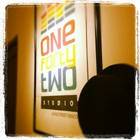 8/24/2012에 Adrián A.님이 One Forty Two Studio에서 찍은 사진