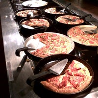 Photo taken at Pizza Hut by Raffaella C. on 10/6/2011