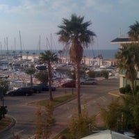 Foto diambil di Port Sitges Resort Hotel oleh Sabria pada 1/15/2012