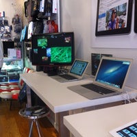 Photo taken at Mike&amp;#39;s Tech Shop by ColombiasFinest on 8/29/2012