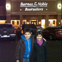 Photo taken at Barnes &amp;amp; Noble by Ale G. on 1/22/2012