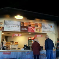 12/7/2011 tarihinde Kelli M.ziyaretçi tarafından Burguesa Burger Denton'de çekilen fotoğraf