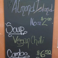 6/14/2012 tarihinde Sara F.ziyaretçi tarafından Mojo Cafe &amp;amp; Drive Thru'de çekilen fotoğraf