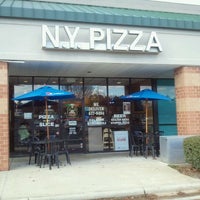 Photo taken at The Original NY Pizza by Arnaldo R. on 11/29/2011