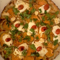 8/24/2012にsam s.がTruck Pizzaで撮った写真