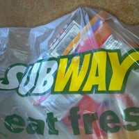 รูปภาพถ่ายที่ Subway โดย Monty N. เมื่อ 6/3/2012