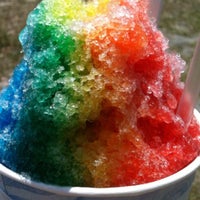 รูปภาพถ่ายที่ Rainbow Sno-Cones โดย Stefanie D. เมื่อ 5/6/2012