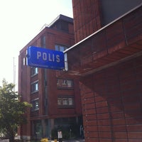 Photo taken at Malmin poliisiasema by Jouni U. on 8/14/2012
