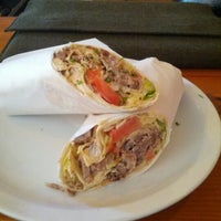 Das Foto wurde bei Hayes &amp;amp; Kebab von Omid S. am 9/3/2012 aufgenommen
