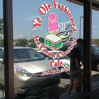 6/29/2012にBrooke A.がYe Ole Fashioned Ice Cream &amp;amp; Sandwich Caféで撮った写真