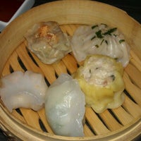 Photo taken at Street Kitchen Asian Bistro by 🎀 on 3/29/2012