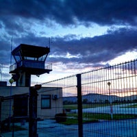 4/12/2012 tarihinde Matteo R.ziyaretçi tarafından Aeroporto Di Fano'de çekilen fotoğraf