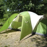 Foto tomada en Lake George Escape Camping Resort  por Michael K. el 6/1/2012