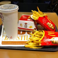 Photo taken at McDonald&#39;s by Gladys G. on 7/13/2012