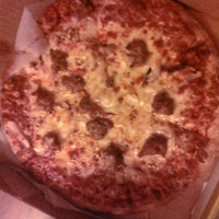 Foto diambil di Pizza Luce oleh Joe M. pada 5/29/2012