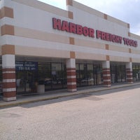 Photo taken at Harbor Freight Tools by Rich W. on 7/16/2012