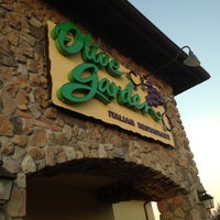 Photo taken at Olive Garden by Dustin T. on 1/28/2012