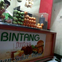 Photo taken at Bintang Juice Pisangan Lama II by Prianti M. on 5/18/2012