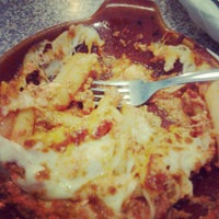 6/1/2012 tarihinde Virginia H.ziyaretçi tarafından Italian Pizzeria'de çekilen fotoğraf