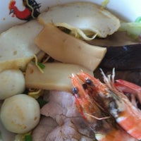 Photo taken at Chia Keng Kway Teow Mee by Jansen E. on 10/19/2011