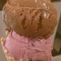 7/27/2012에 Ahmed E.님이 Zinger&amp;#39;s Homemade Ice Cream에서 찍은 사진