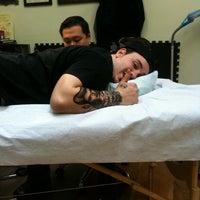 Foto scattata a Flyrite Tattoo Brooklyn da Johnny G R. il 3/30/2011