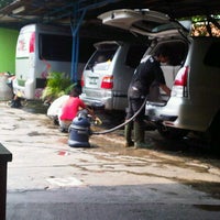 Photo taken at 24H Car Wash (Sebelah SMA 112) by Puguh R. on 9/3/2011