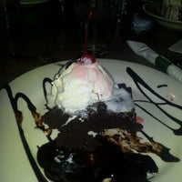 Photo taken at Bennigan&amp;#39;s Grill &amp;amp; Tavern by Chad H. on 8/13/2011