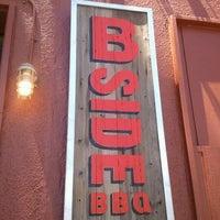 6/2/2012 tarihinde Rosie K.ziyaretçi tarafından B-Side BBQ'de çekilen fotoğraf
