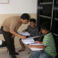 Photo taken at Active English Course by Ahmad Muhammad A. on 11/21/2011