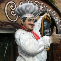 Foto diambil di The Pizza Place &amp;amp; Garden Cafe oleh Tony U. pada 1/21/2012